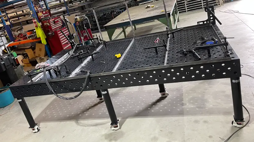 Welding table with plasma nitriding surface