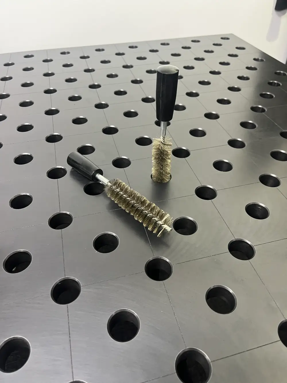 K16 and K28 hole brushes